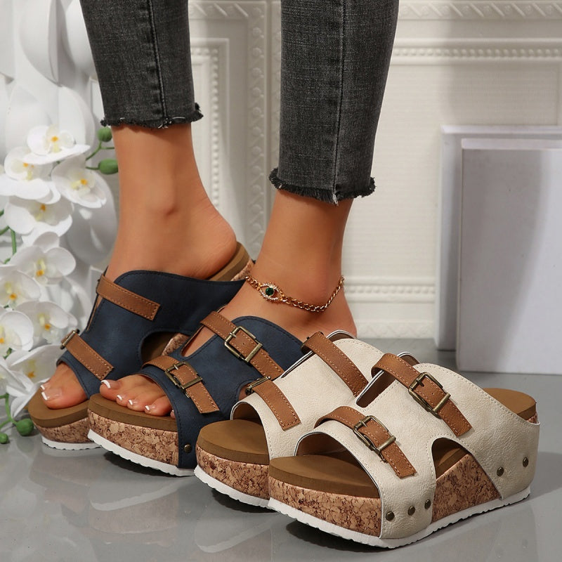 Dames modieuze sandalen met sleehak