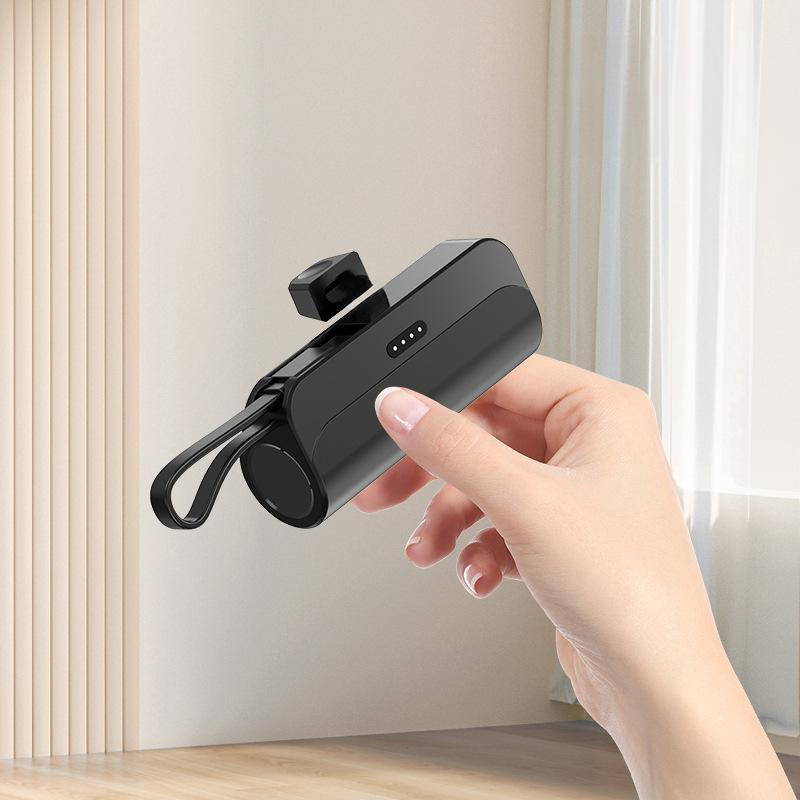 Draagbare Power Bank met hoge capaciteit en ingebouwde kabels