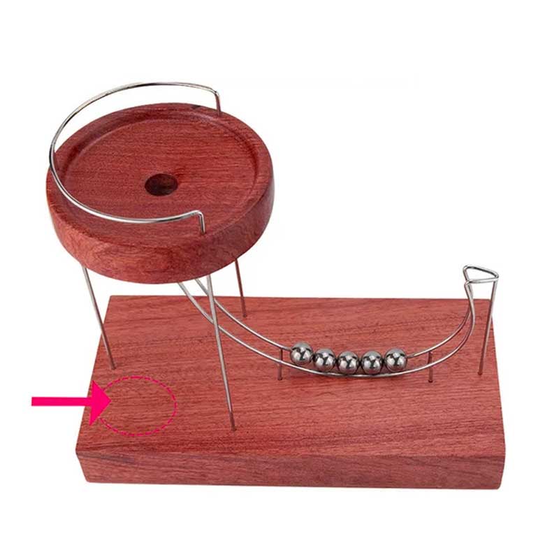 Ornament van kinetische kunst met eeuwige beweging