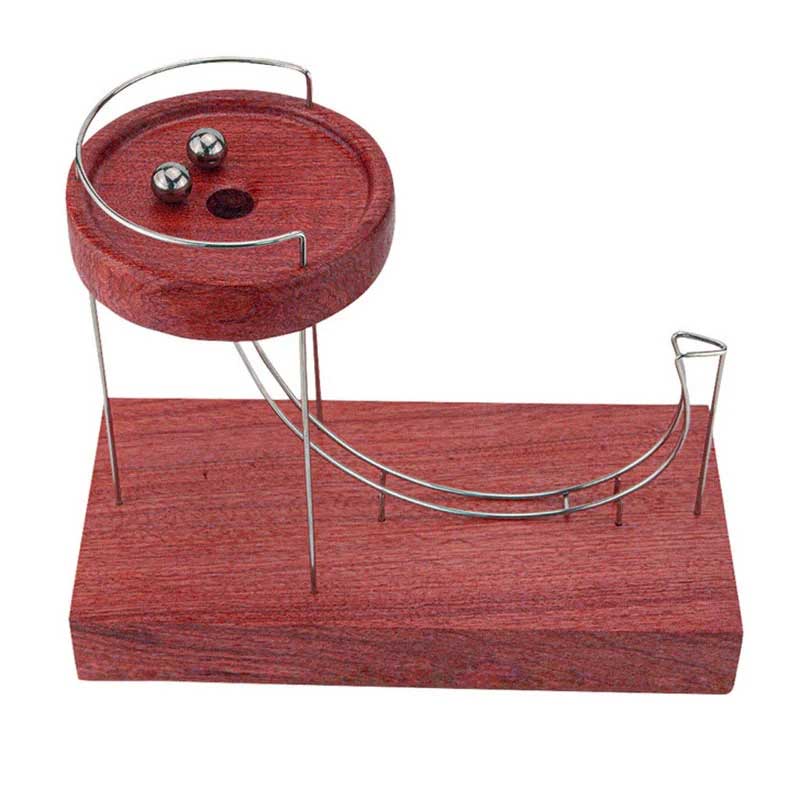 Ornament van kinetische kunst met eeuwige beweging