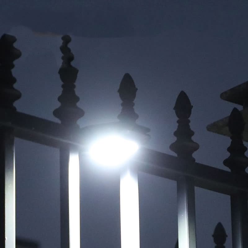 🌿 Solar-clip-lamp met bewegingssensor – Koop er nu 2, krijg er 1 gratis! Perfect voor in de tuin, op het balkon en op het terras! 🏡✨