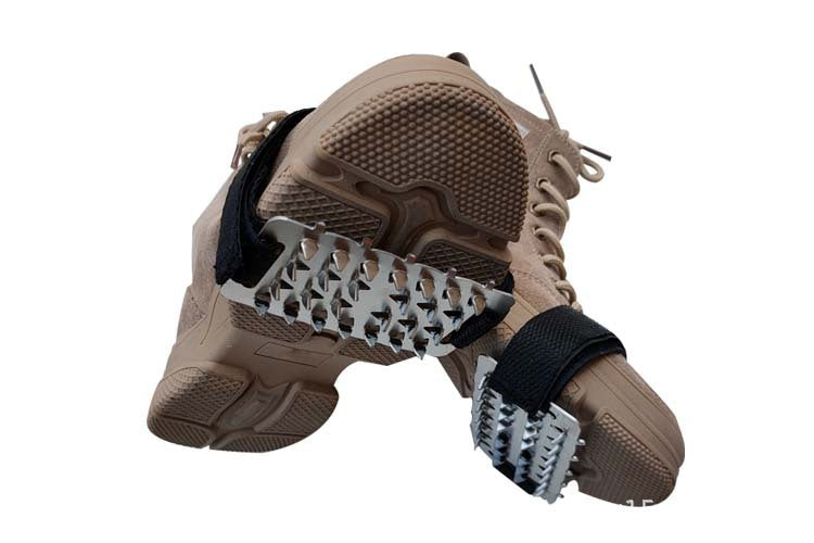 26-tands ijsklauwen voor antislip overschoen spikes Bergbeklimmen, sneeuw en modder Antislip platen van roestvrij staal Sneeuwklauwen van mangaanstaal