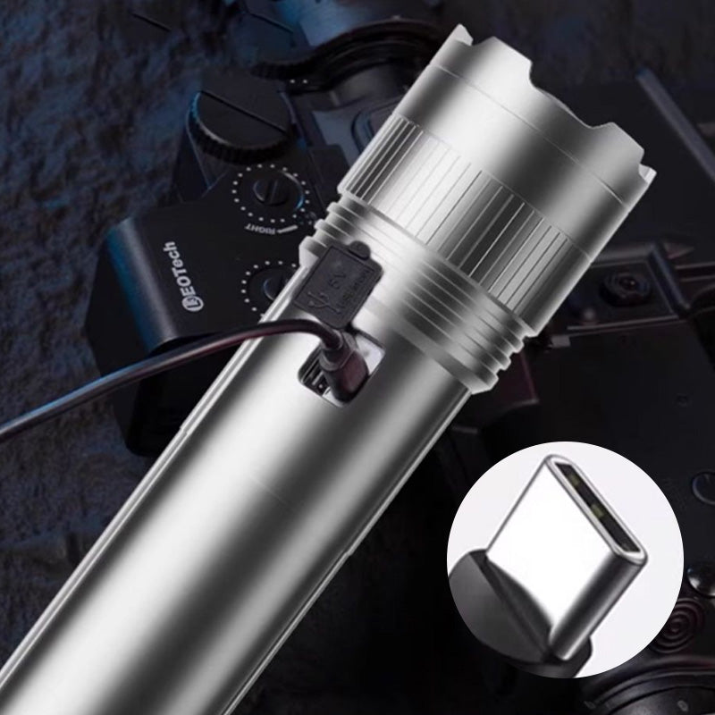 🔦 50% korting! Oplaadbare superheldere LED-zaklamp – 10.000 lumen, 48 uur gebruiksduur & USB-C snelladen. Waterdicht & onbreekbaar! ✨⚡
