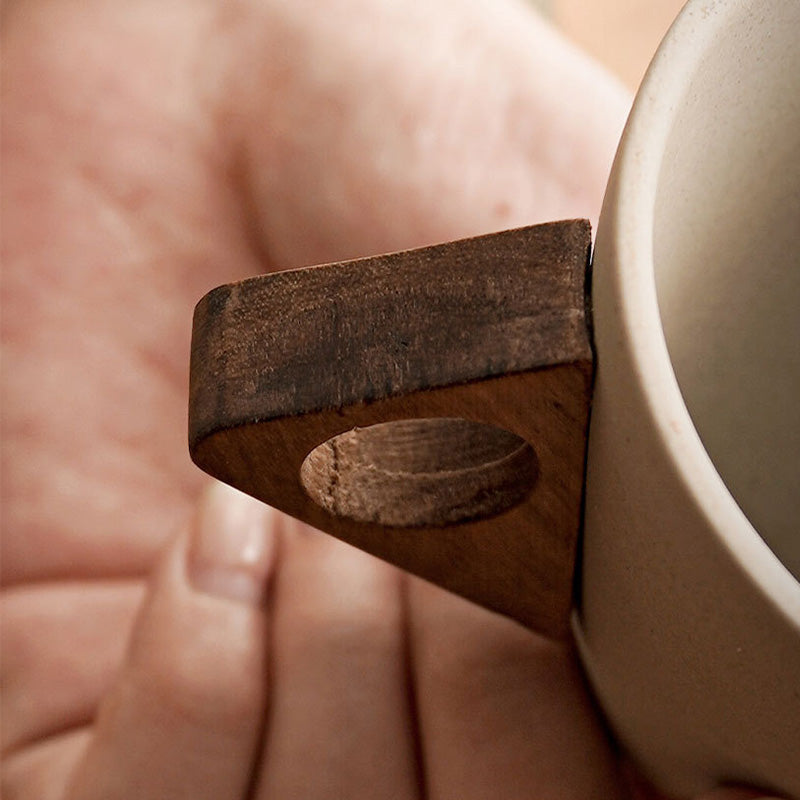 ☕ 50% Nieuwjaarskorting! Vintage koffiemok met houten handvat & schotel – stevig, uniek & perfect voor thuis of kantoor! 🎁✨