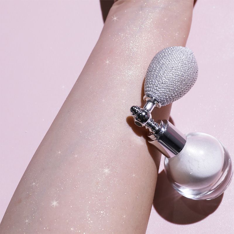 ✨ 50% Nieuwjaarskorting! Body glitter spray – langdurige glow, verhelderend & multifunctioneel. Perfect voor feesten, dates & oudejaarsavond! 🎉