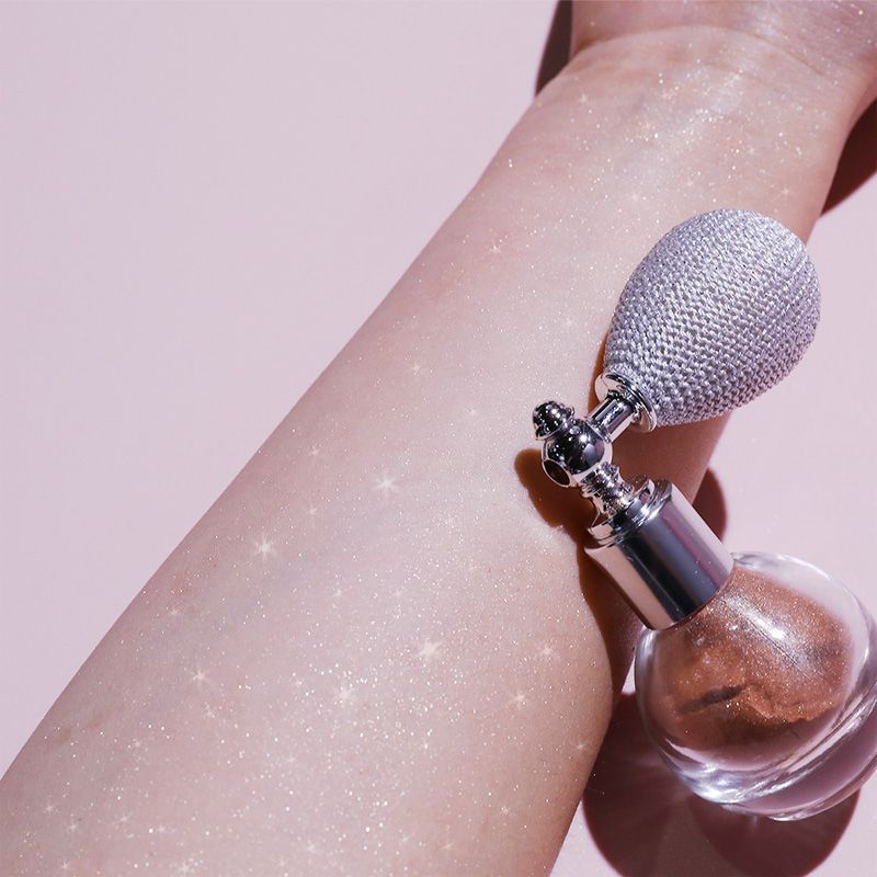 ✨ 50% Nieuwjaarskorting! Body glitter spray – langdurige glow, verhelderend & multifunctioneel. Perfect voor feesten, dates & oudejaarsavond! 🎉