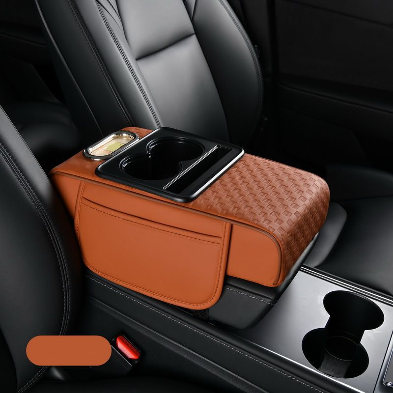 🚗💥 50% KORTING! Stop met het zoeken naar je telefoon, tissues en sleutels tijdens het rijden! Deze 5-in-1 armsteunkussen tovert je rommelige console om in een georganiseerde cockpit – met bekerhouder, telefoonvak en zelfs een tissueslot!