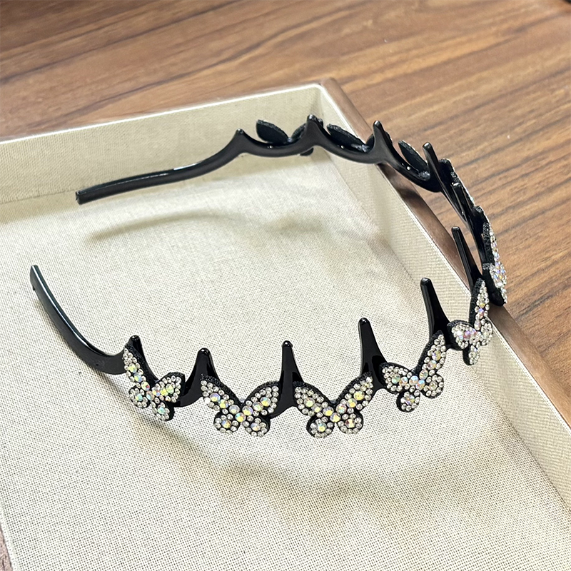 💎👸Set met golvende kristallen haarbanden - Lichtgewicht, antislip, meisjesachtig en vrouwelijk haaraccessoire, sprankelende, met kristallen versierde golvende haarband voor bruiloften en dagelijks gebruik, meisjesachtige en vrouwelijke artikelen