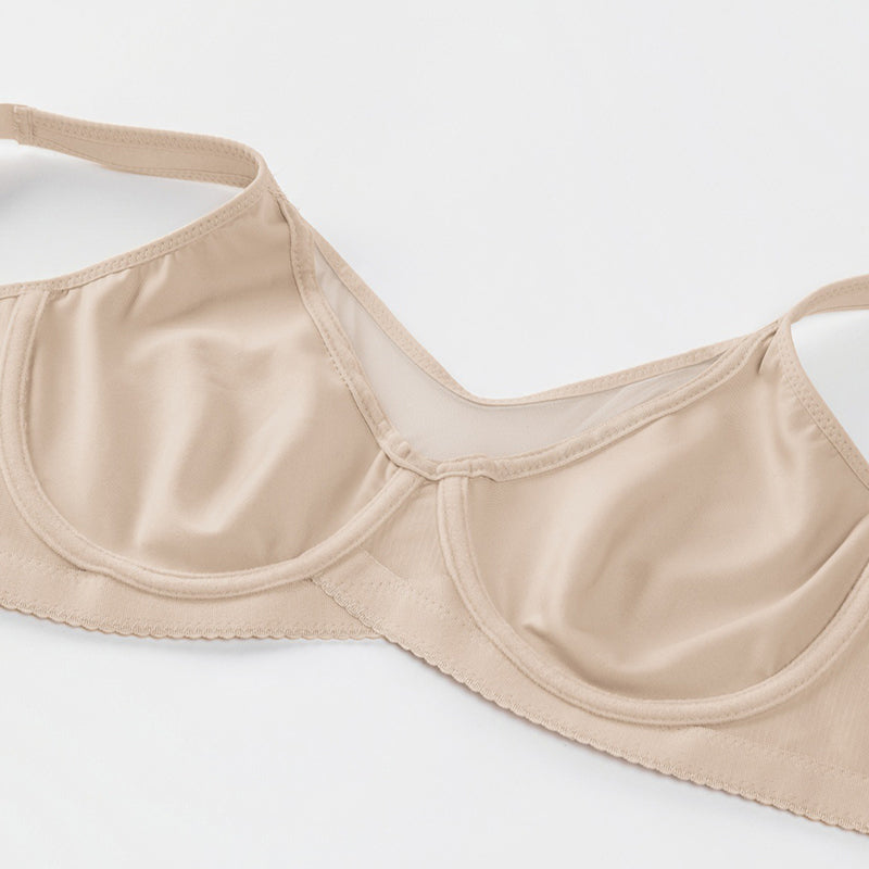 Elegante, lichte BH voor dames met volledige bedekking in grote maten