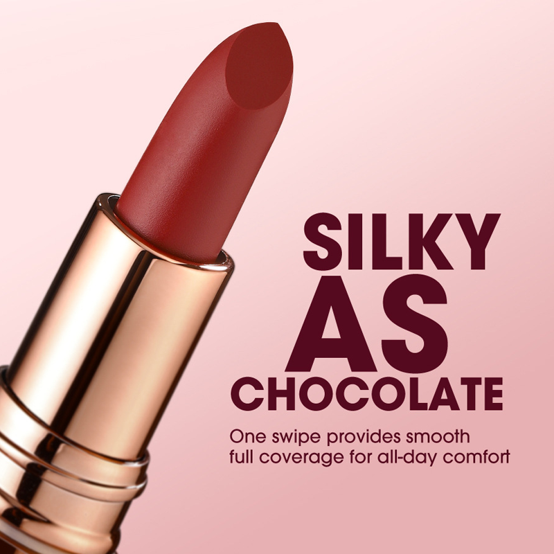 💄 24u matte lippenstift – blijft zitten, voelt licht en droogt niet uit, de hele dag perfect.