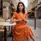 🌸 50 % RABATT | Mühelose Eleganz – Florales V-Ausschnitt-Kleid mit schmeichelhaftem Taillendetail