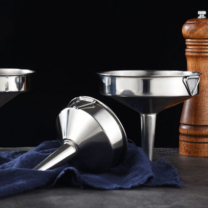 🥣 50% korting! RVS keukentrechter – vul moeiteloos & netjes zonder knoeien. Voor olie, azijn, sauzen & meer – vaatwasbestendig! ✨🔧