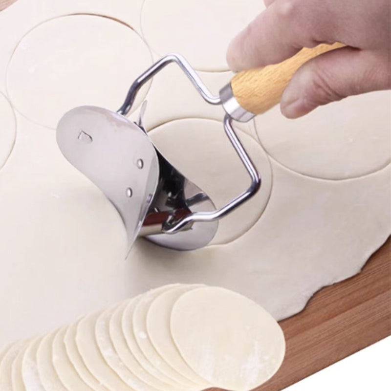 🥟 50% korting! RVS deegsnijder – 4 maten, scheurvrij & antiaanbak. Maak eenvoudig deeg voor dumplings, taarten & koekjes! ⚡✨