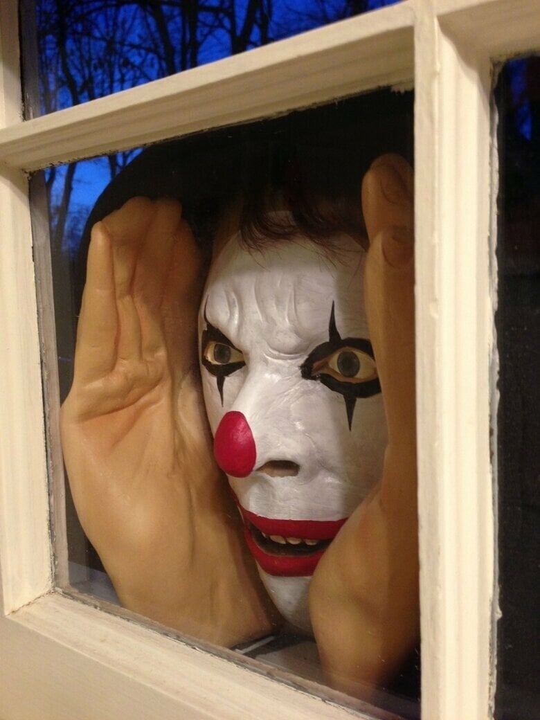 Scary Peeper Creeper 😱
