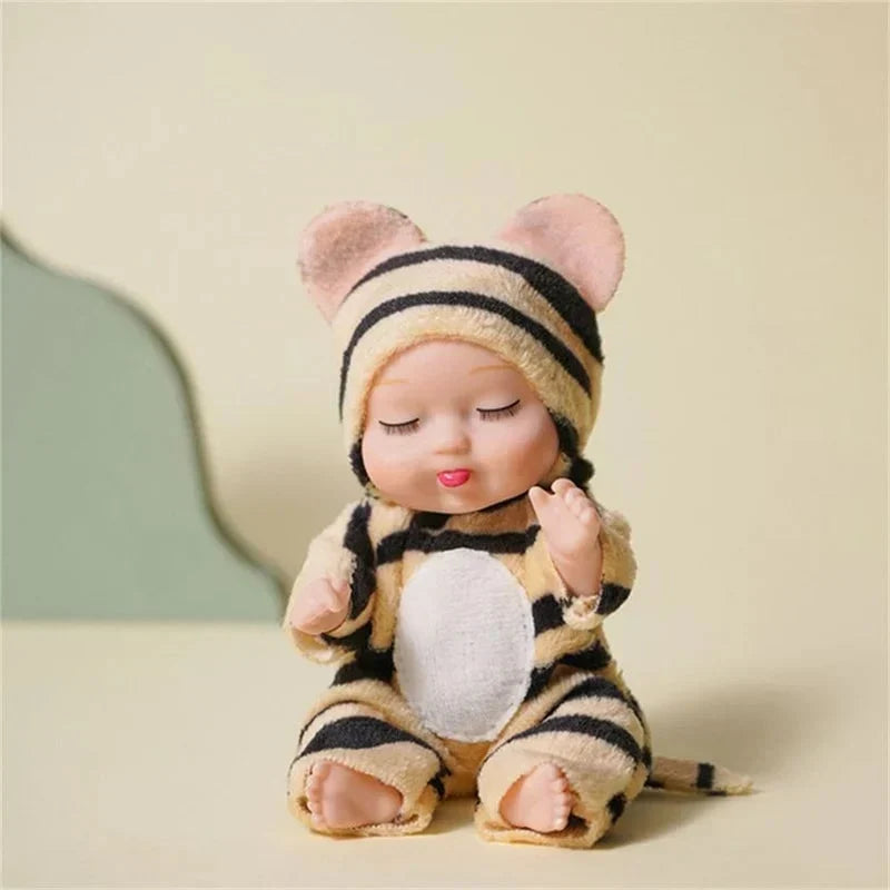 🧸 50% korting! Mini reborn baby doll – realistisch slapend gezichtje, cadeauklare verpakking & compact formaat. 6 dierenstijlen – perfect voor verzamelaars & cadeau! ✨🎁